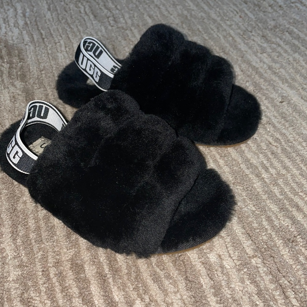 Toddler UGG slippers - WORN ONCE